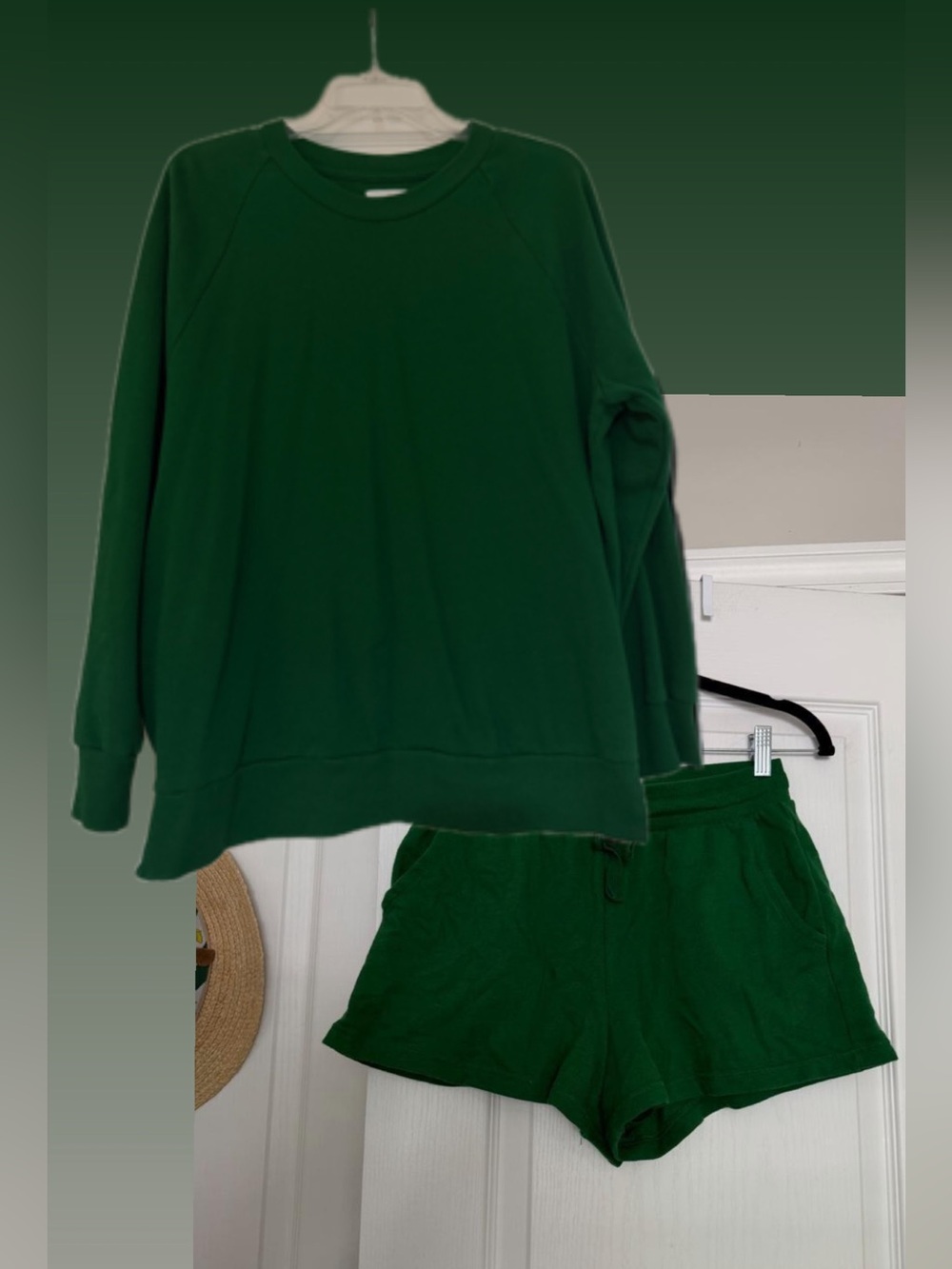 Green Colsie cotton lounge set crewneck sweatshirt (M) and shorts (S)